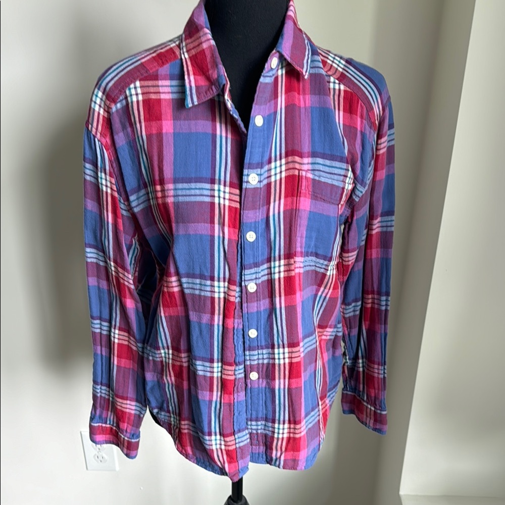 American Eagle Outfitters Red and Blue Casual Button Down Shirt